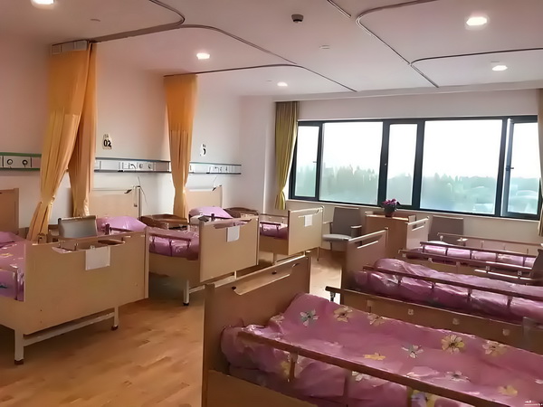 董璇婚后情况曝光！不愿丈夫和女儿住一起，与其分居，倪萍很担忧